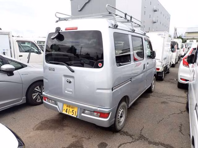 TOYOTA PIXIS VAN