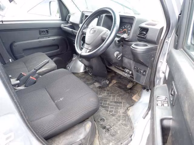 TOYOTA PIXIS VAN