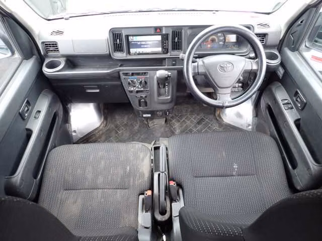 TOYOTA PIXIS VAN