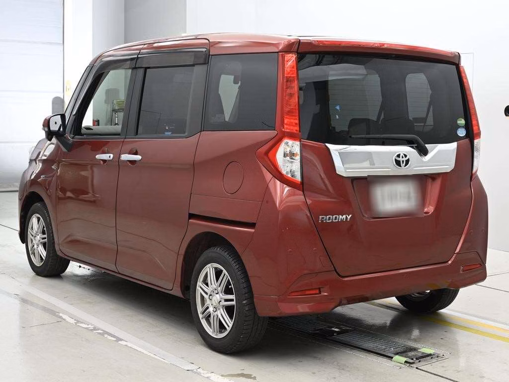 TOYOTA ROOMY