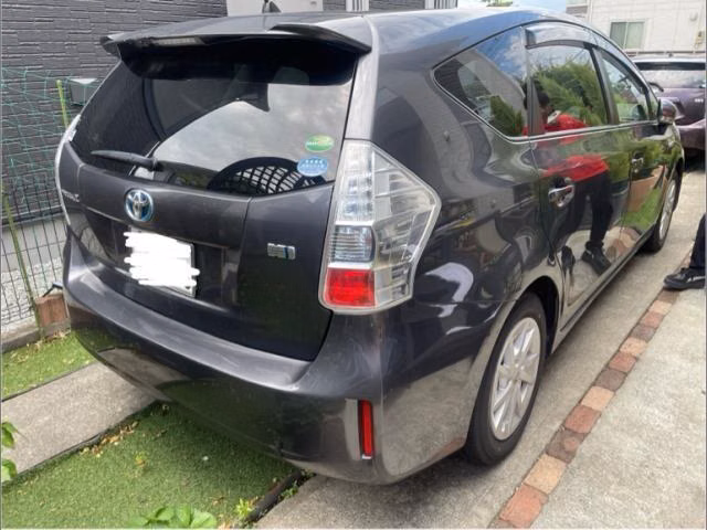 TOYOTA PRIUS ALPHA