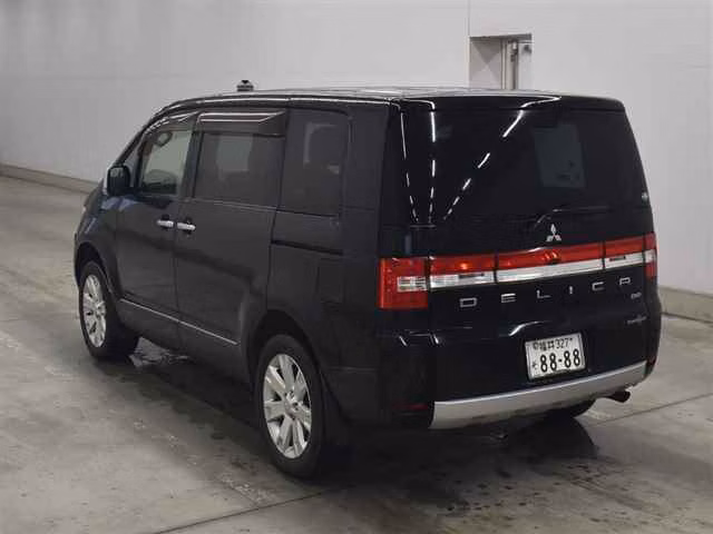 Mitsubishi Delica D:5