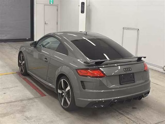 AUDI TT