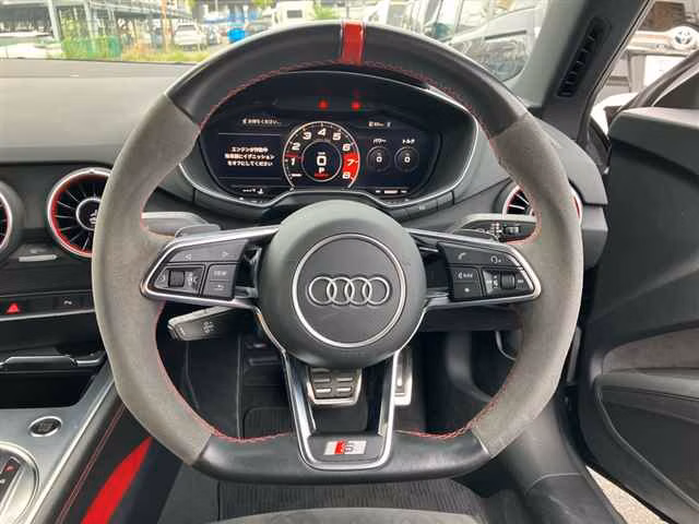AUDI TT