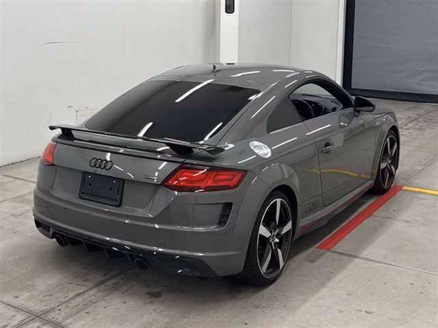 AUDI TT
