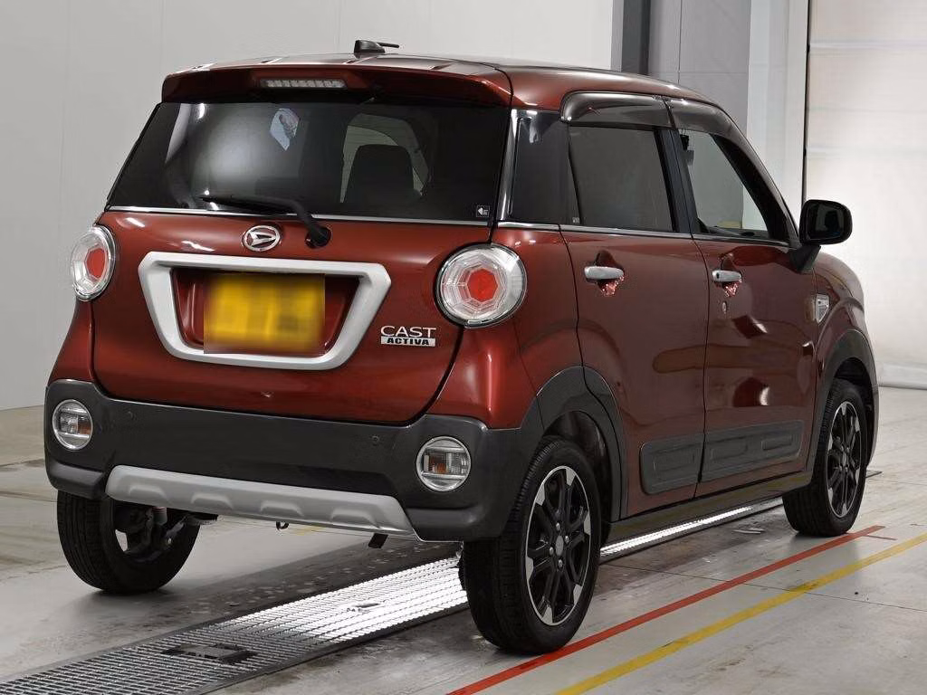 DAIHATSU CAST