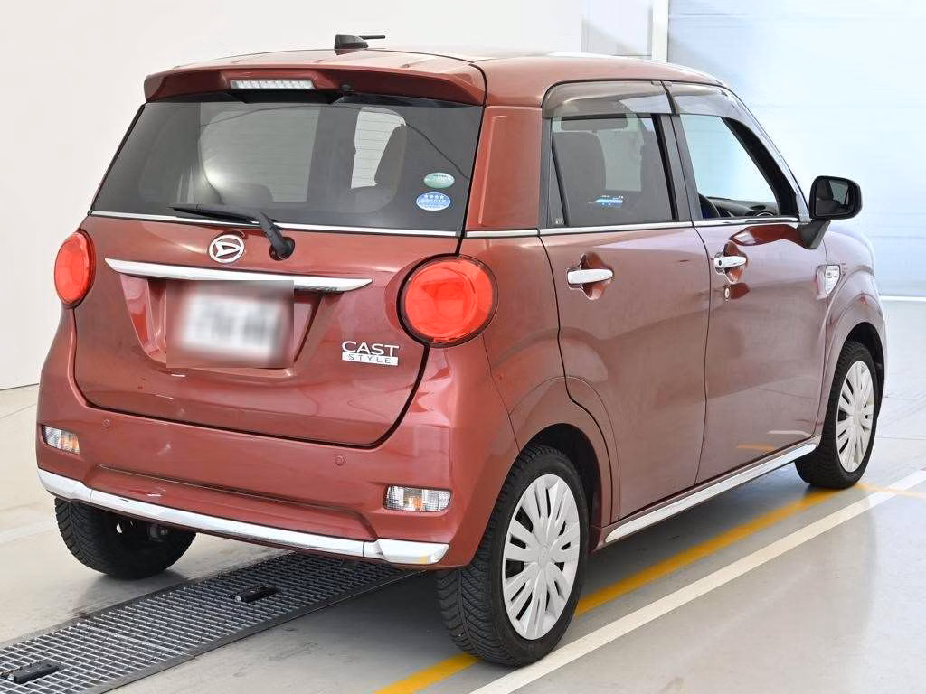 DAIHATSU CAST