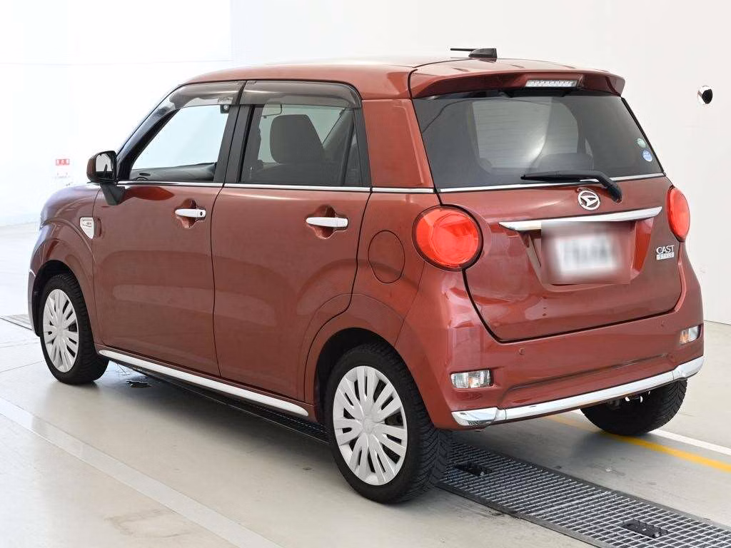 DAIHATSU CAST