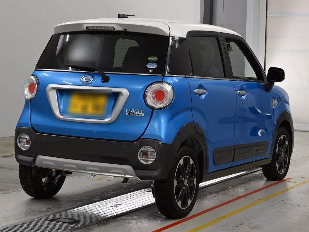 DAIHATSU CAST