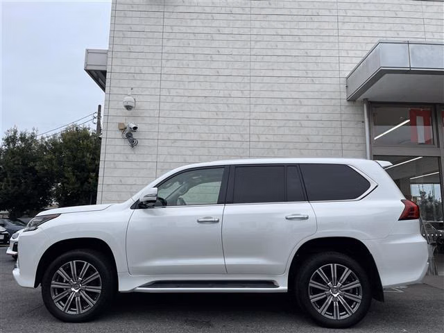 LEXUS LX570