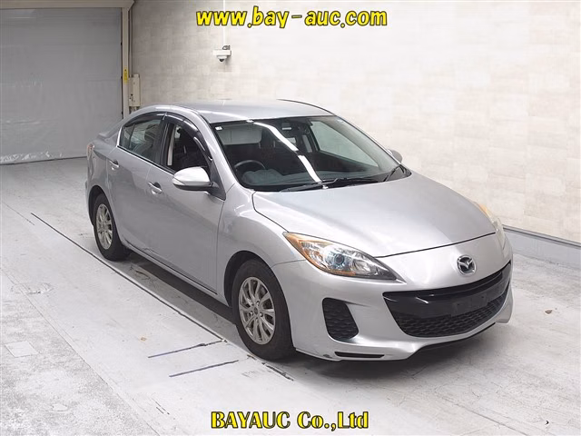 MAZDA AXELA