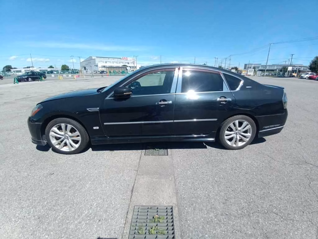 NISSAN FUGA