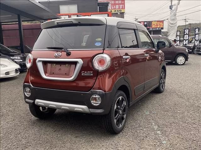 DAIHATSU CAST