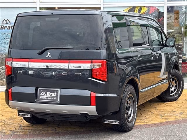 Mitsubishi Delica D:5