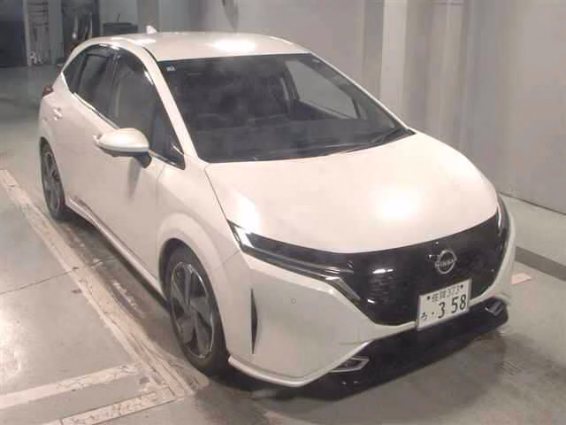 Nissan Aura