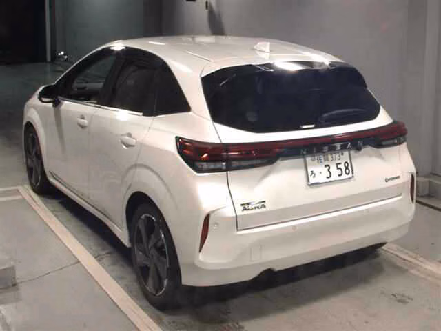 Nissan Aura
