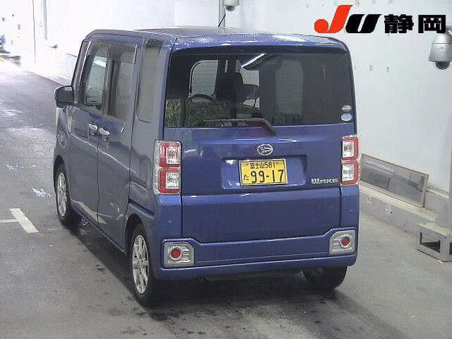 DAIHATSU WAKE