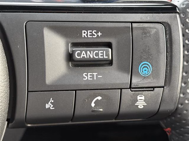 Nissan Aura