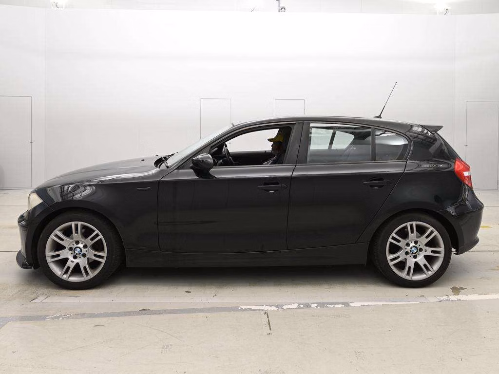 BMW 1-SERIES