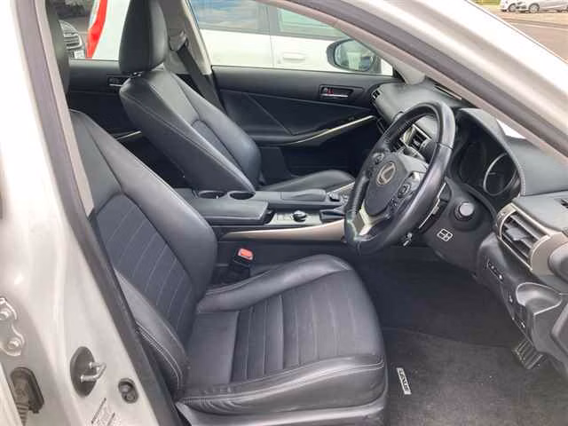 Lexus IS300h