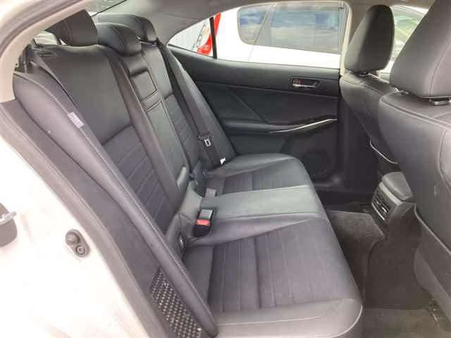 Lexus IS300h