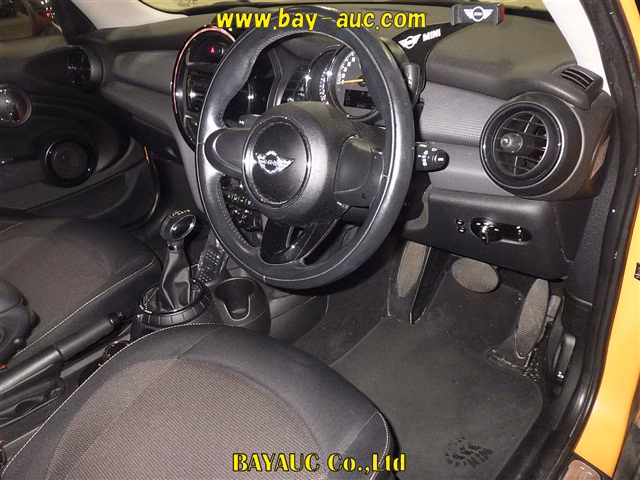 MINI HATCH