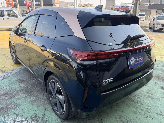 Nissan Aura