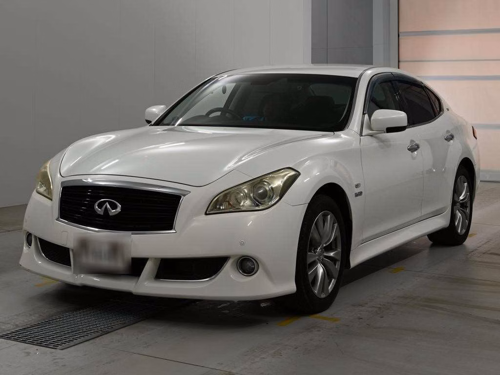 NISSAN FUGA