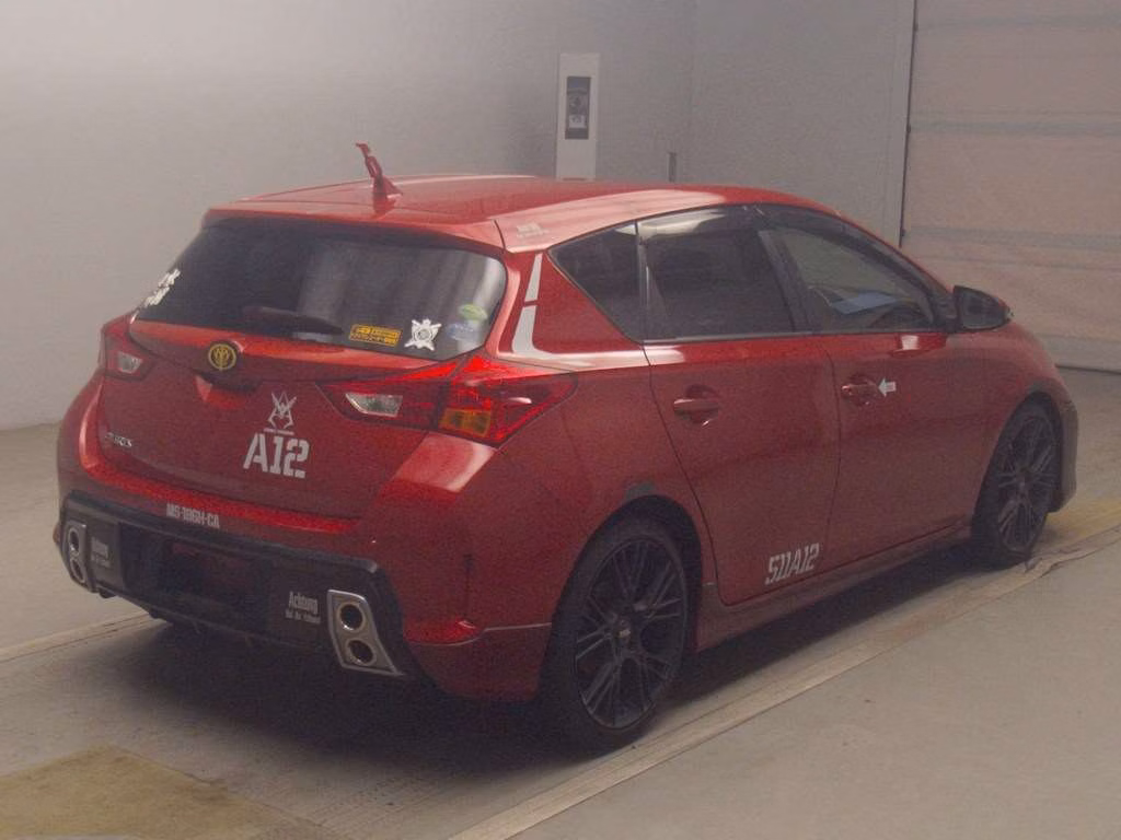 TOYOTA AURIS
