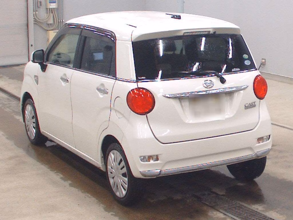 DAIHATSU CAST