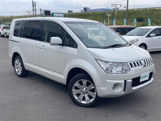 Mitsubishi Delica D:5
