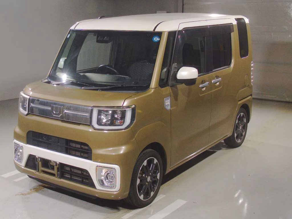 DAIHATSU WAKE