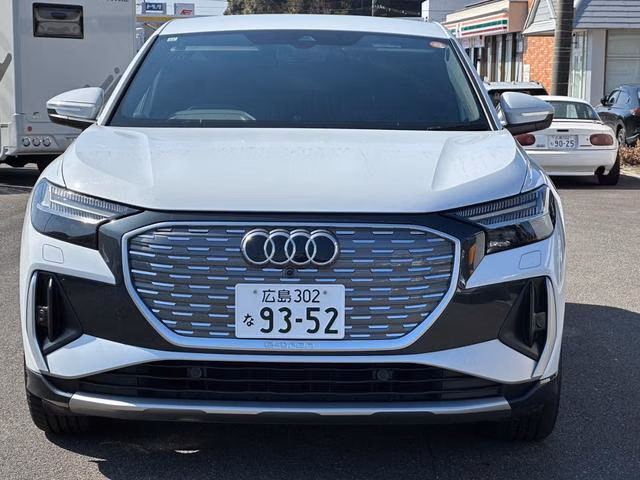 AUDI Q4 SPORTBACK E-TRON
