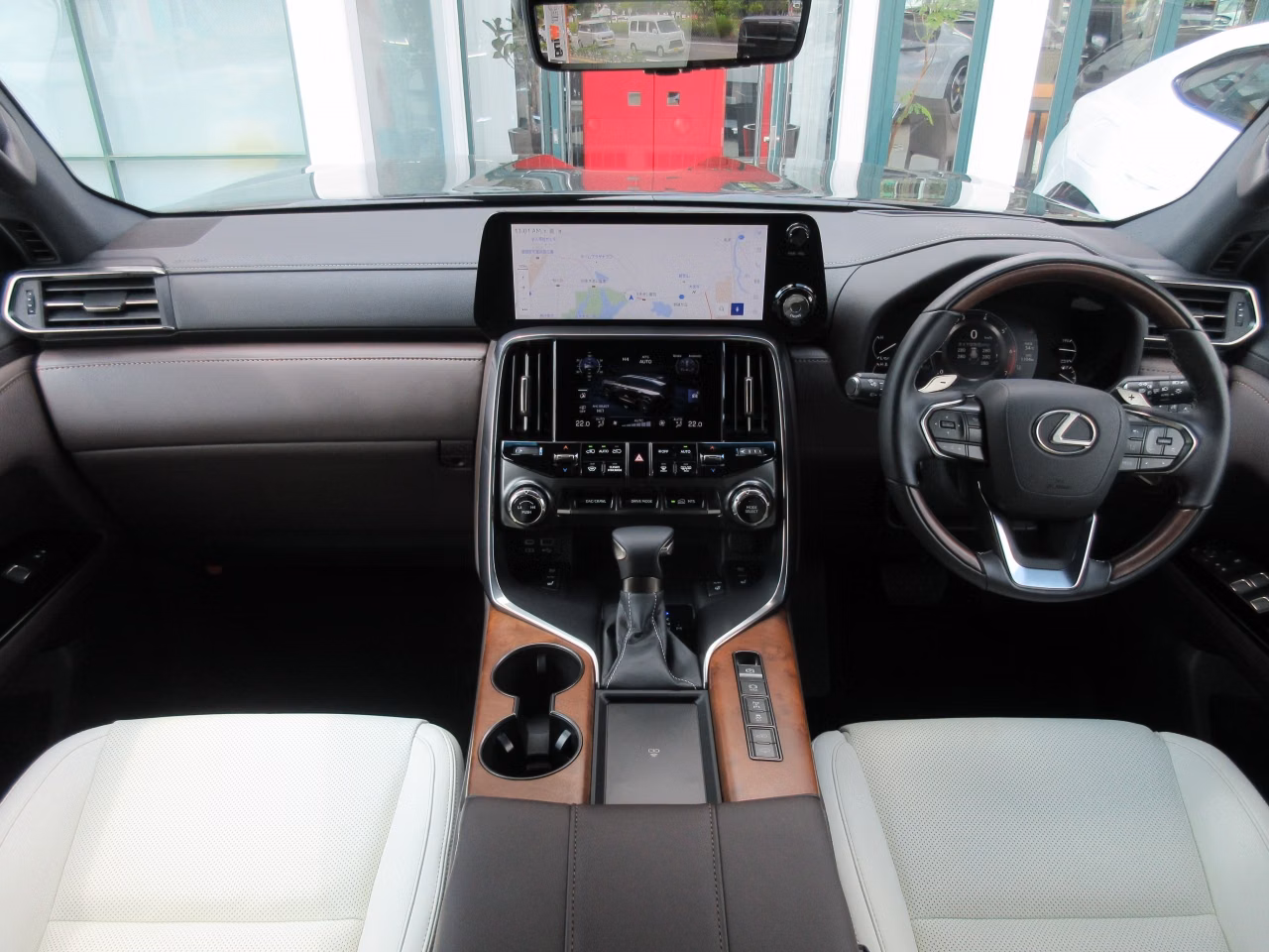LEXUS LX600