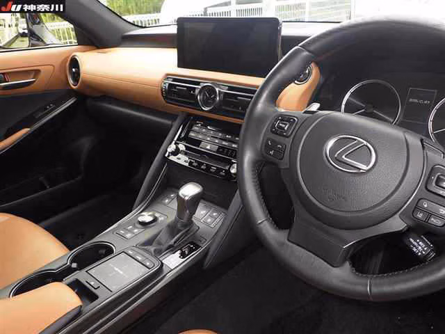 LEXUS IS300H