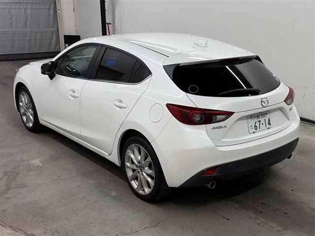 MAZDA AXELA