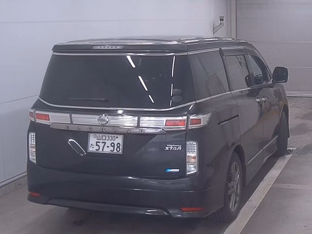 NISSAN ELGRAND