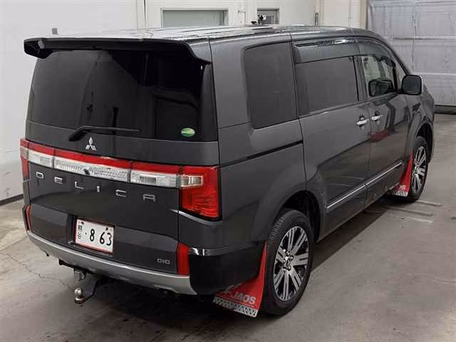 Mitsubishi Delica D:5