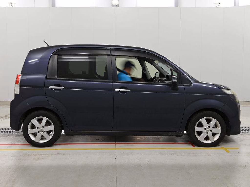 TOYOTA SPADE
