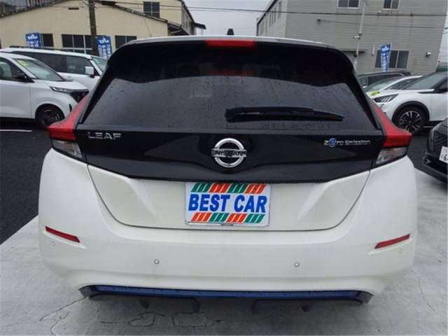 NISSAN LEAF