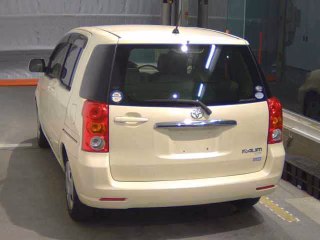 TOYOTA RAUM