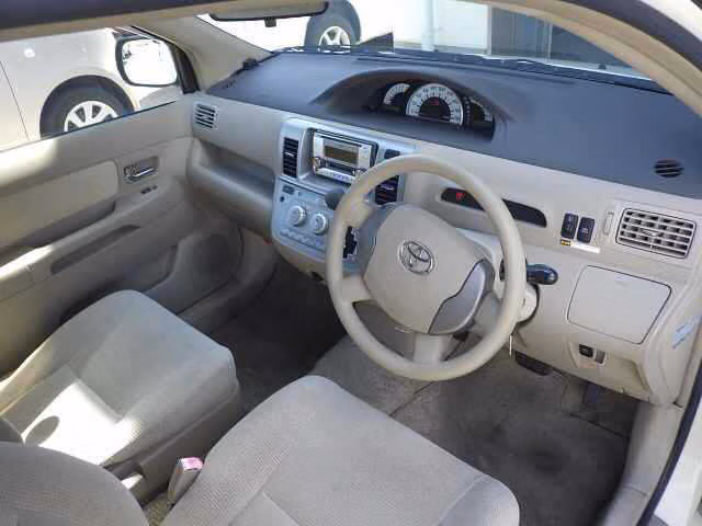 TOYOTA RAUM