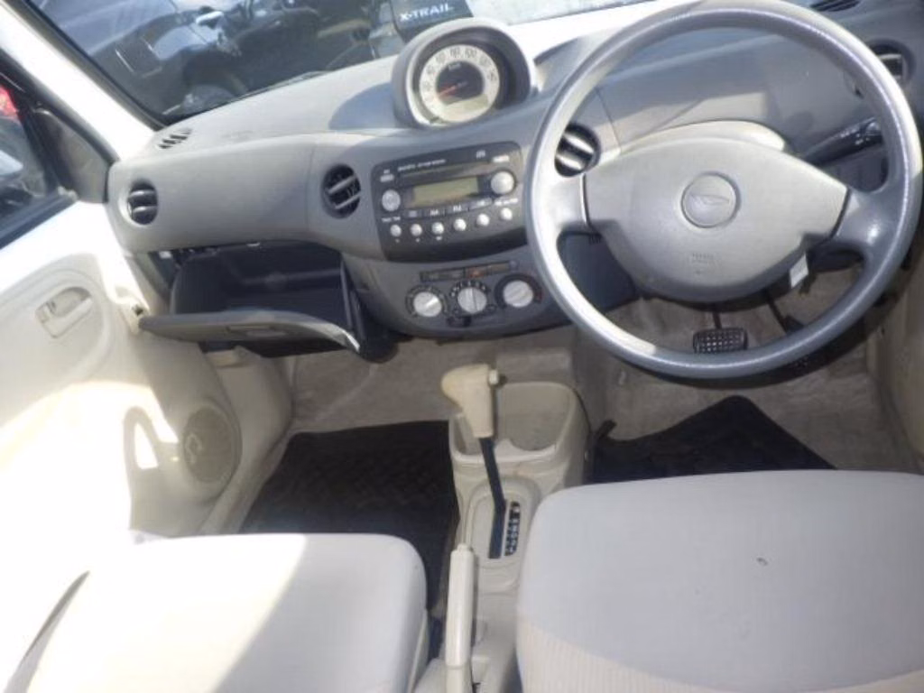 DAIHATSU ESSE