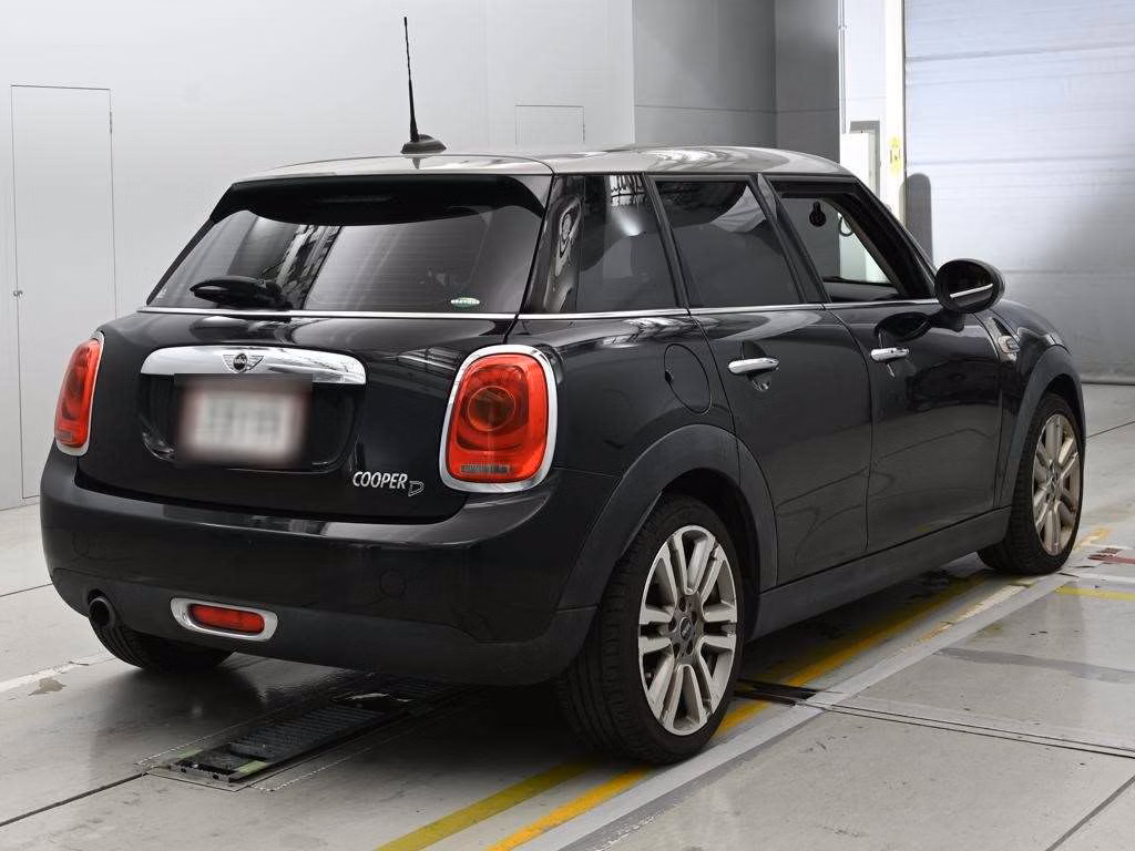 MINI HATCH