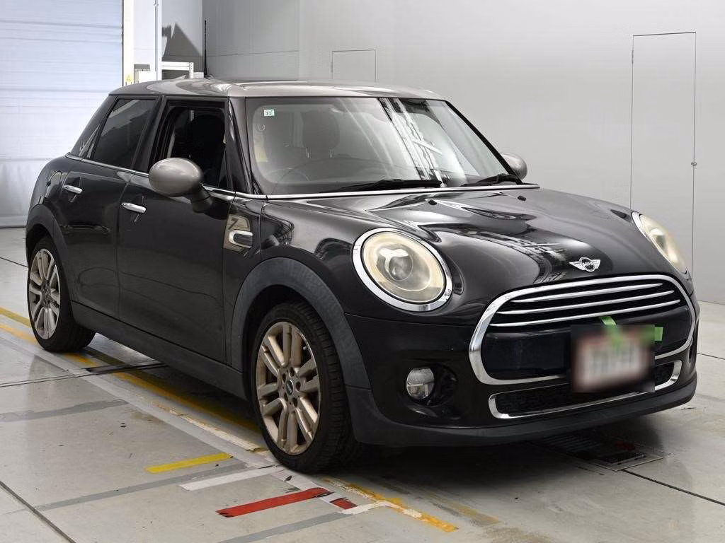 MINI HATCH