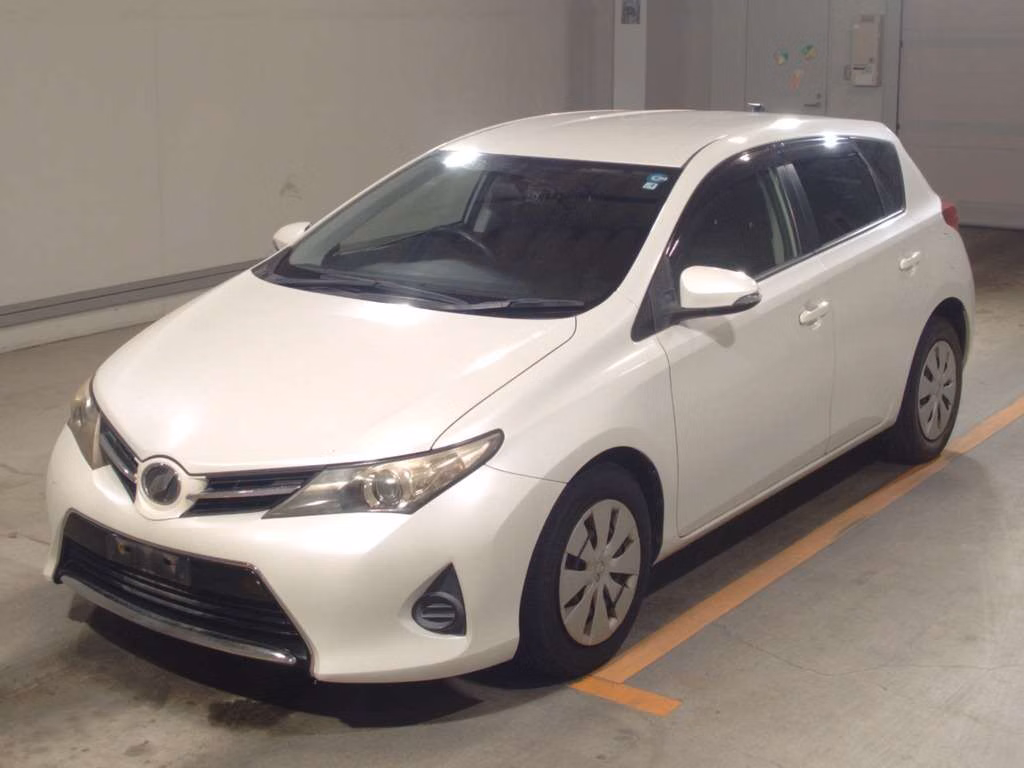 TOYOTA AURIS