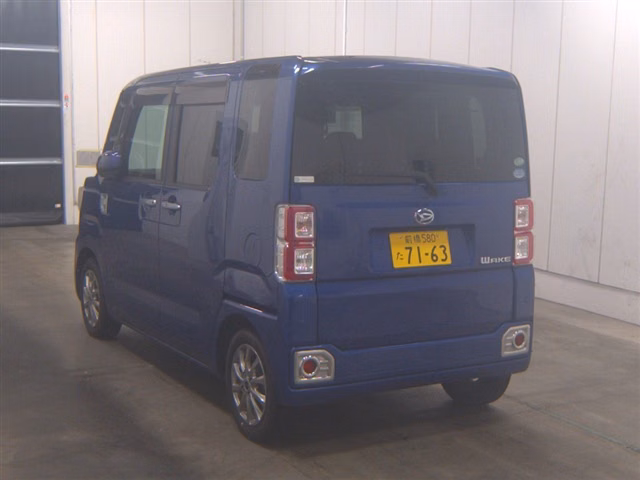 DAIHATSU WAKE