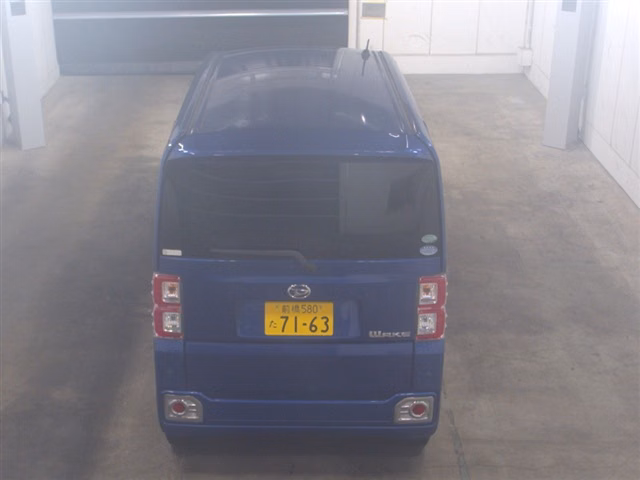 DAIHATSU WAKE