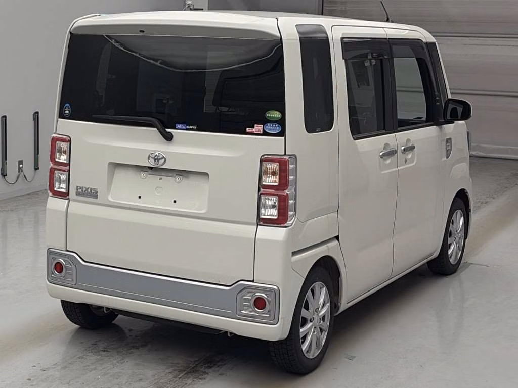 TOYOTA PIXIS MEGA