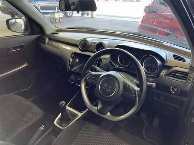 SUZUKI SWIFT